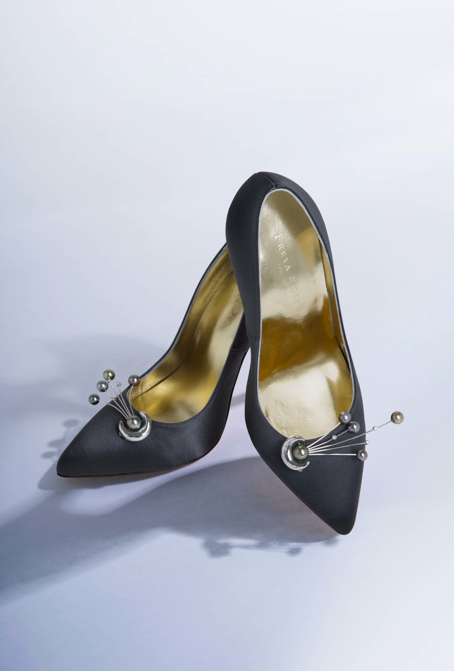 British craftsmanship: Shoemaker Freya Rose - Absolutely Weddings