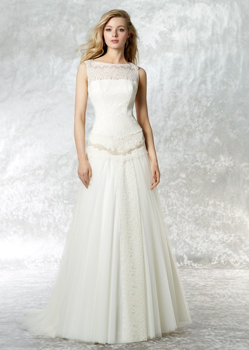 5 tips for savvy wedding gown sale shopping