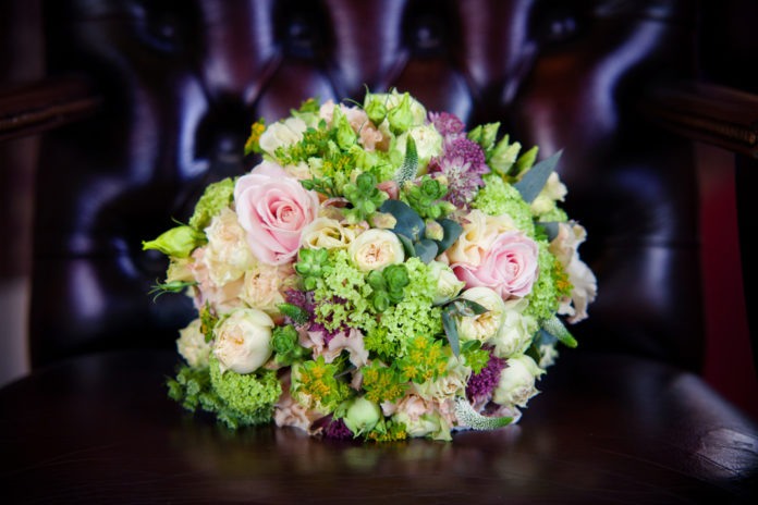 6 glamorous bouquet ideas from Amie Bone