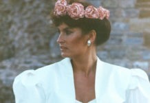 1980s fashion moment: Sassi Holford 'convertible' wedding gown