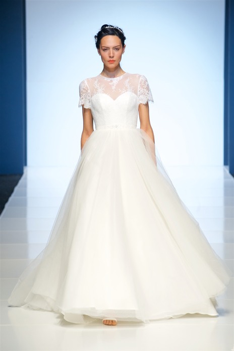 8 bridal runway trends we love for 20188 bridal trends we love for 2018