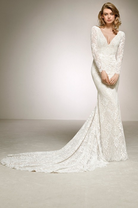 Bridal trend: Follow the curve with these form-enhancing wedding gowns