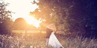 Real wedding: Garden glamour for a summer wedding