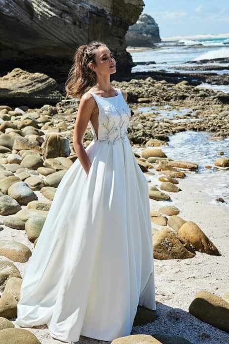 Bridal trend: Bold botanics for wedding-day glamour