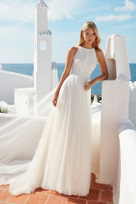 8 glamorous destination wedding gowns
