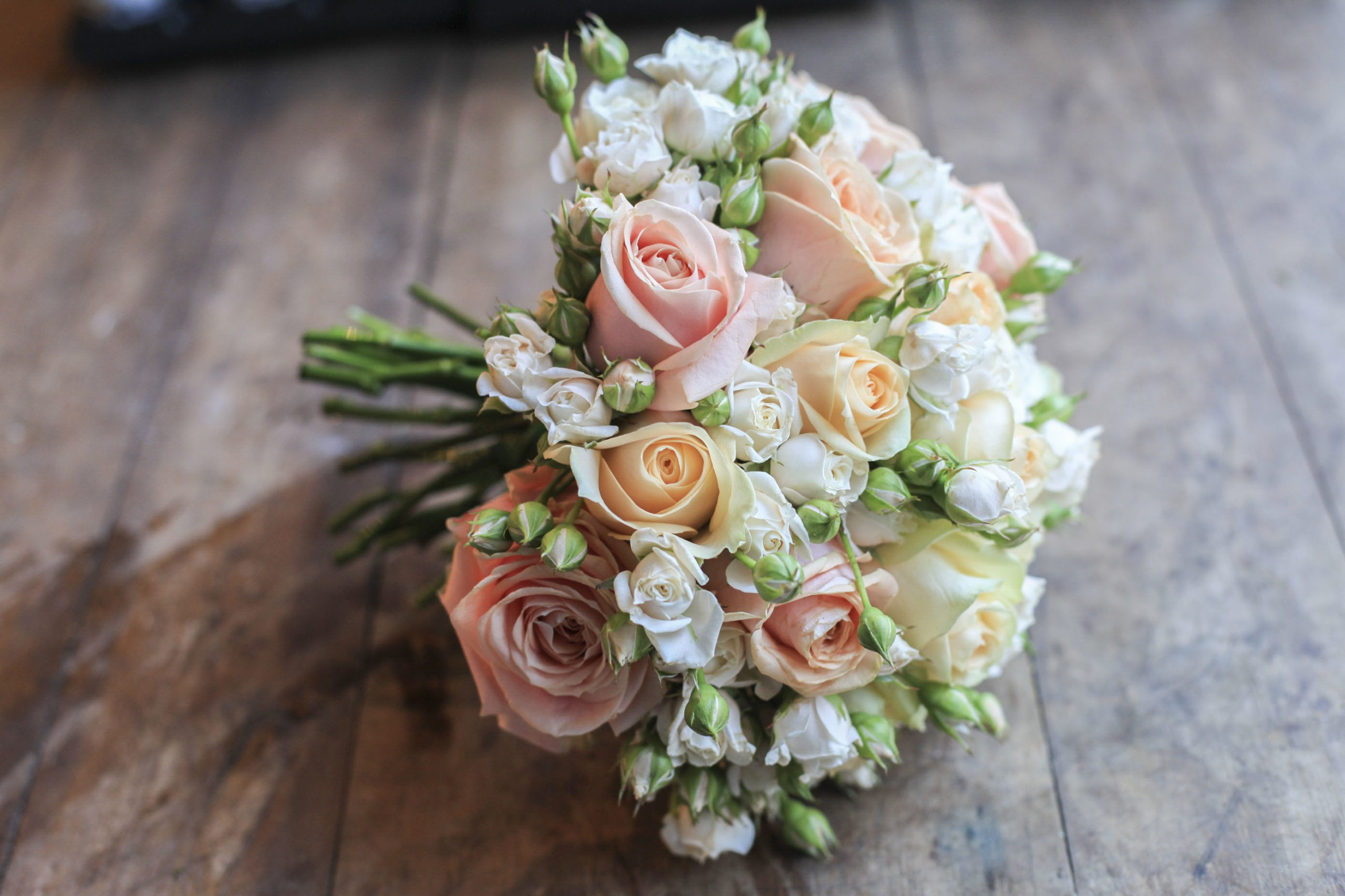 4 seasonal wedding bouquets from McQueens - Absolutely Weddings